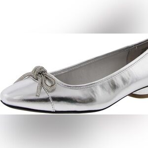 Anne Klein Women's Ballet Flat Cassidy, Silver, 6.5